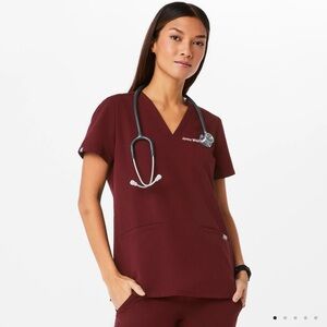 Figs Casma Three-Pocket Scrub Top | Burgundy | XS